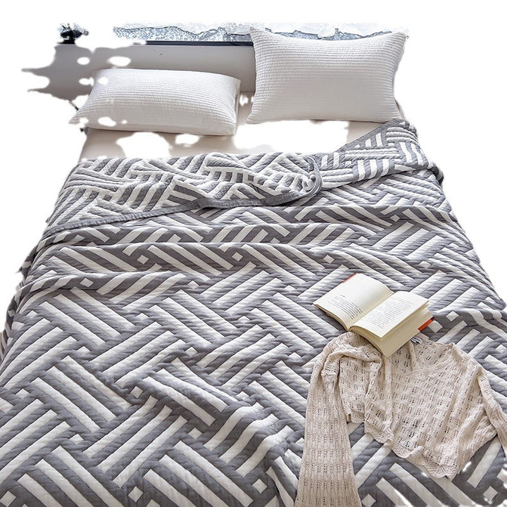 Lightweight Quilted Cotton Coverlet with Matelassé Raised Circle Pattern