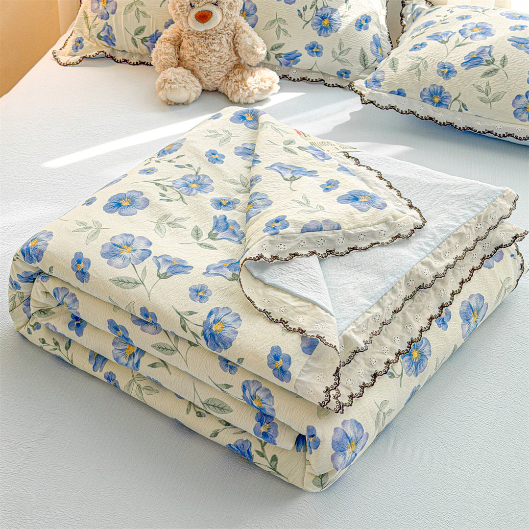Flower Patterned Quilted Bedspread Set