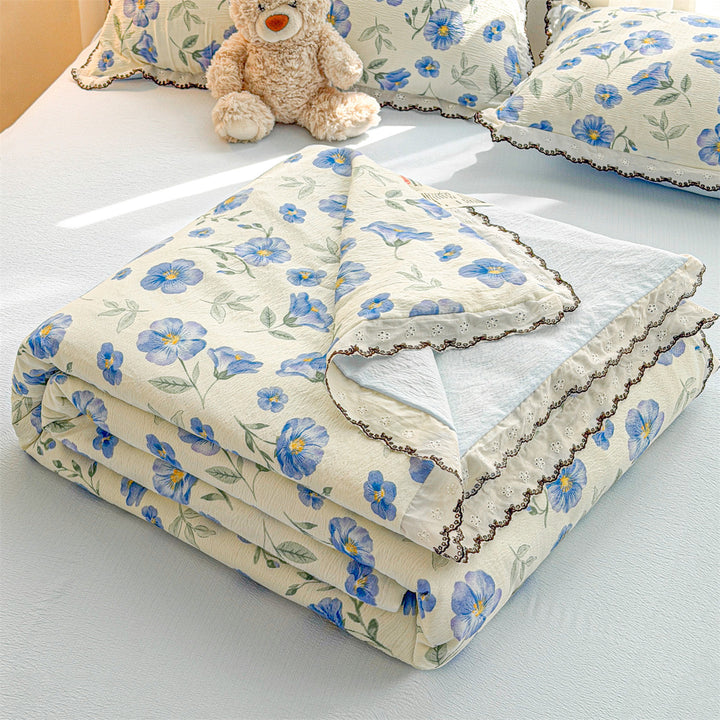 Flower Patterned Quilted Bedspread Set