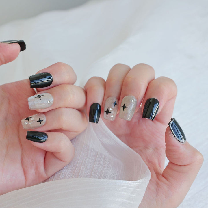 Glamorous Press-On Nail Set with Shimmering Metallic Accents