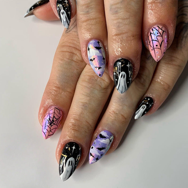 Halloween-Themed Nail Art Stornfield