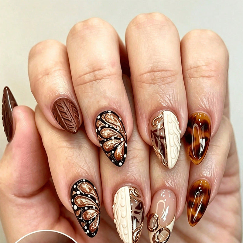 Deluxe artificial nails in elegant Baroque style Stornfield