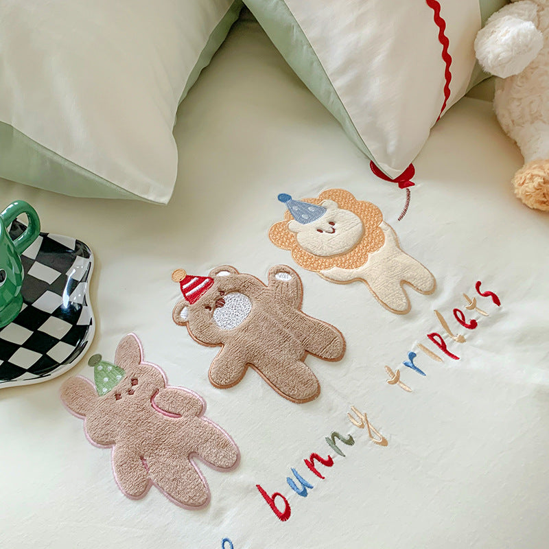 Children's bedding set with embroidered bunny appliqués and cotton satin