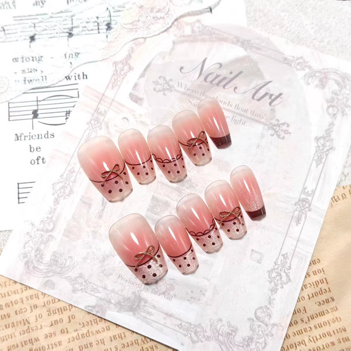 Artificial Nails in Elegant Minimalist Design Stornfield