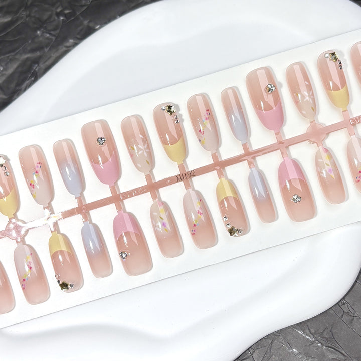 Artistic Press-On Nail Kit