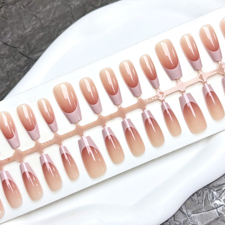 Elegant Press-On Nail Set 1790745710
