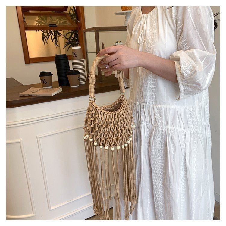 Hand-knotted shoulder bag with tassels Stornfield