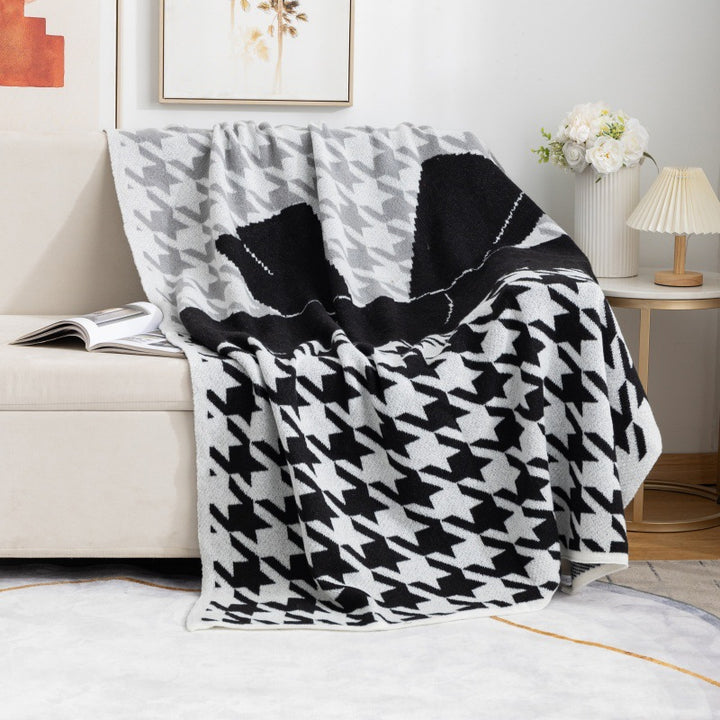 Modern Houndstooth Pattern Throw Blanket