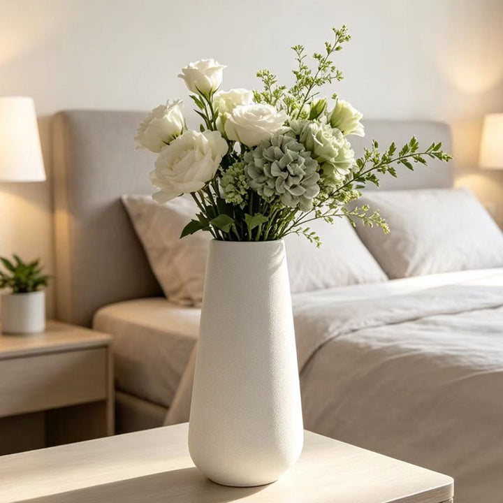 Minimalist Ceramic Decorative Vase Stornfeild
