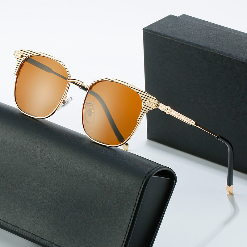 Ladies designer sunglasses with luxurious frame and mirrored lenses Stornfield