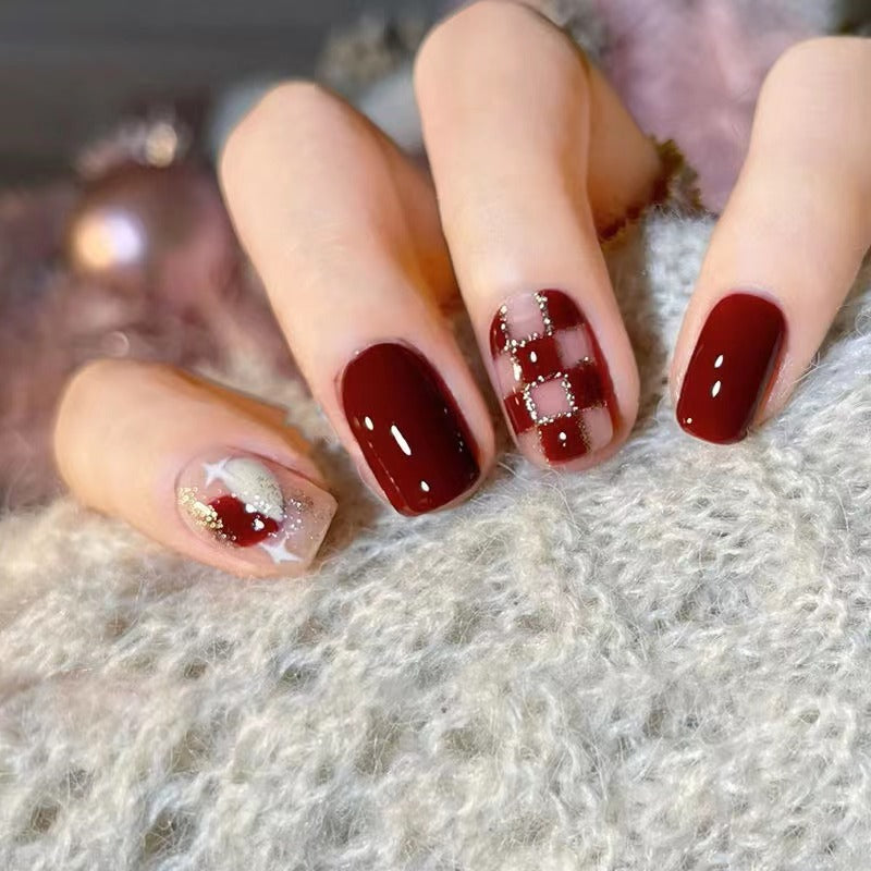 Trendy nail art with elegant accents Stornfield