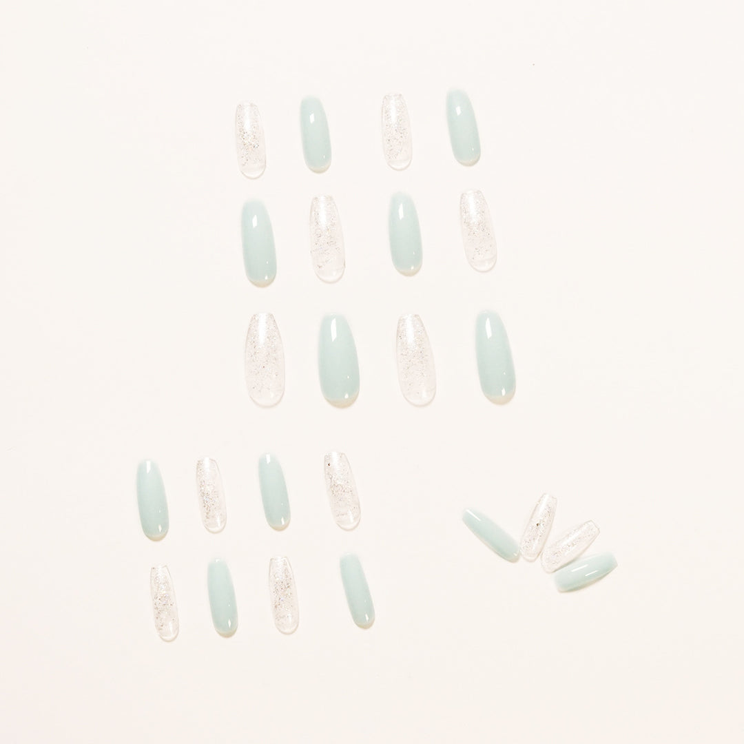Elegant Nail Art with Glamorous Effects Stornfield