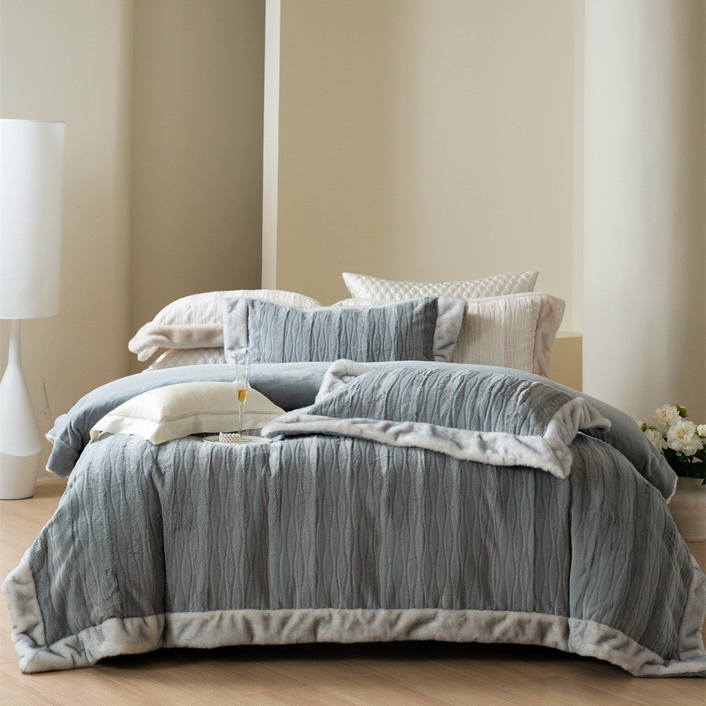 Cozy quilted reversible duvet cover with faux fur trim
