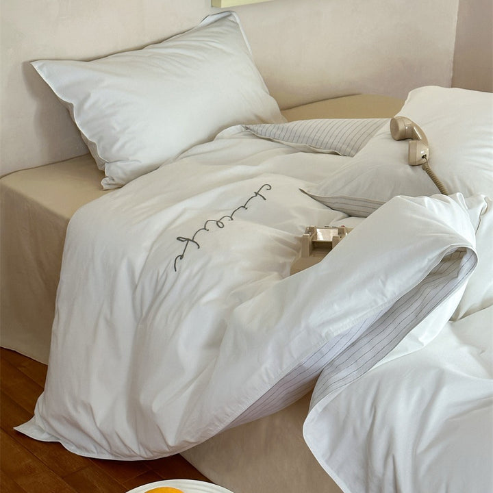 Bedding set made of cotton satin with Chilllife embroidery, extra soft touch and reversible pillowcases