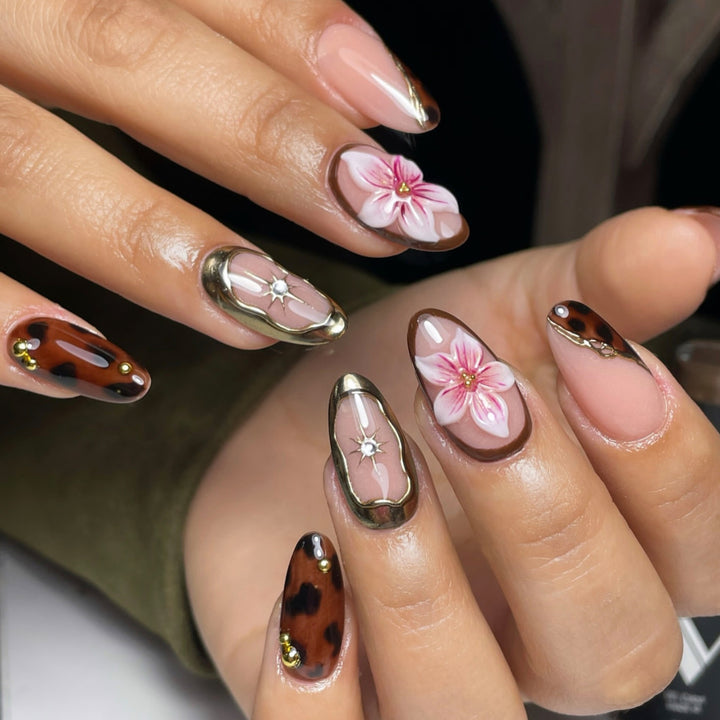 Artistic Floral and Animal Print Press-On Nail Art Set Stornfield