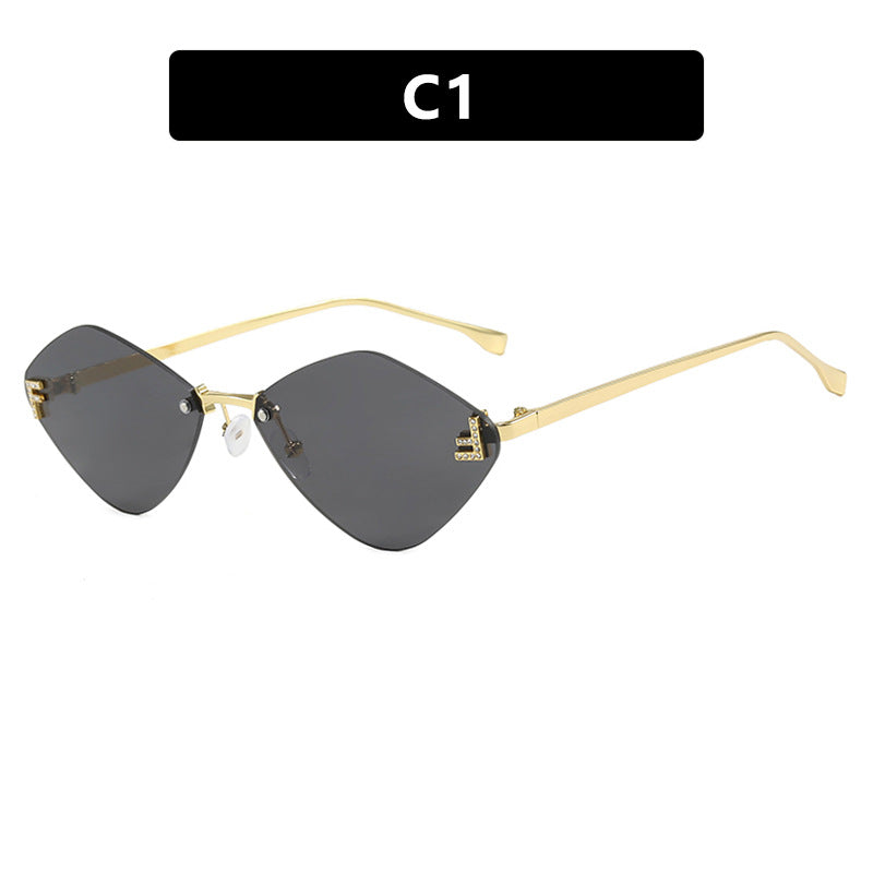 Women's geometric sunglasses in an extravagant design with gradient lenses Stornfield