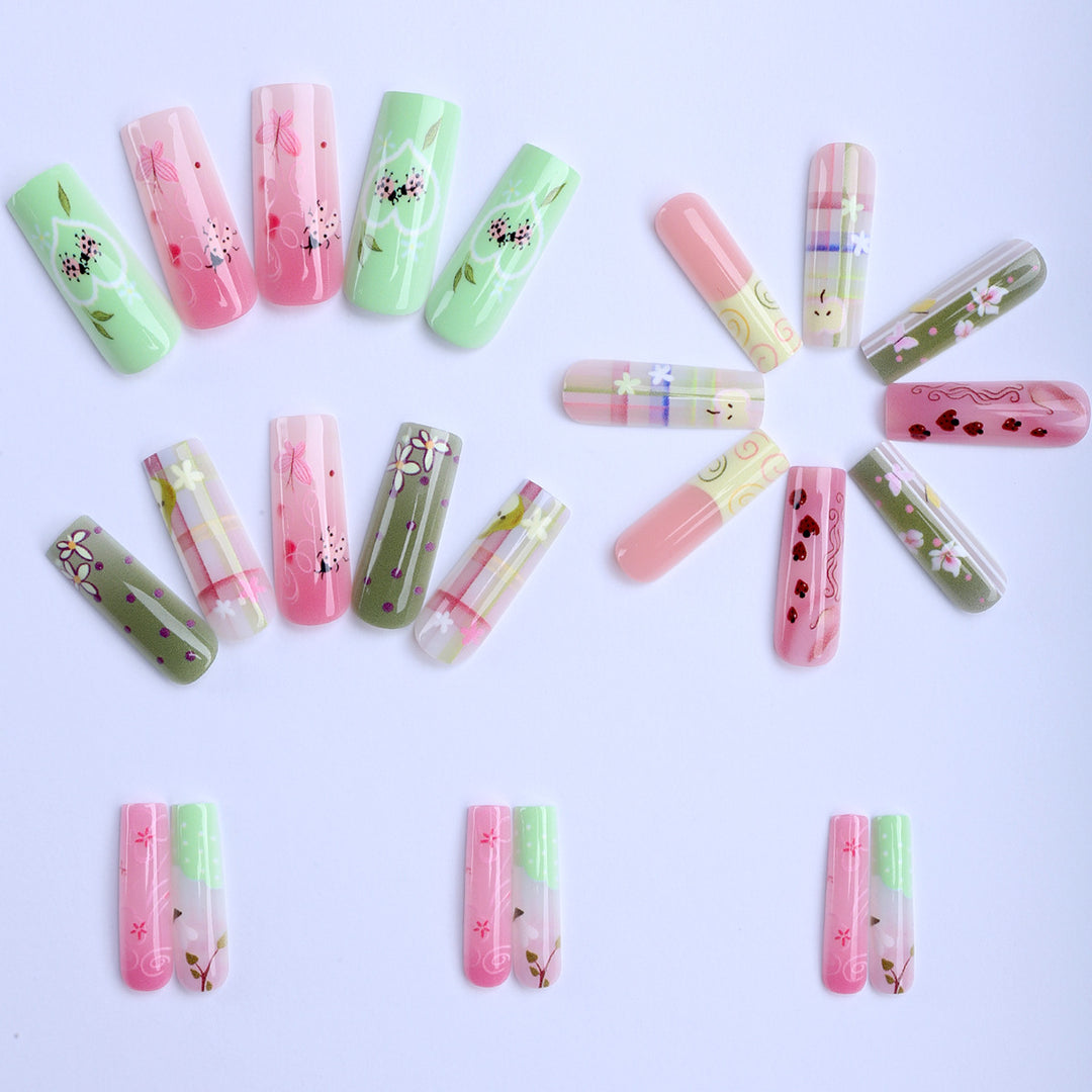 Artificial nails with floral and colorful designs Stornfield