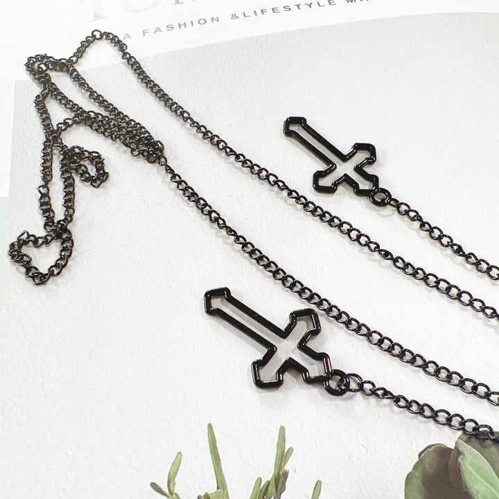 Cross-Design Eyewear Chain Stornfield