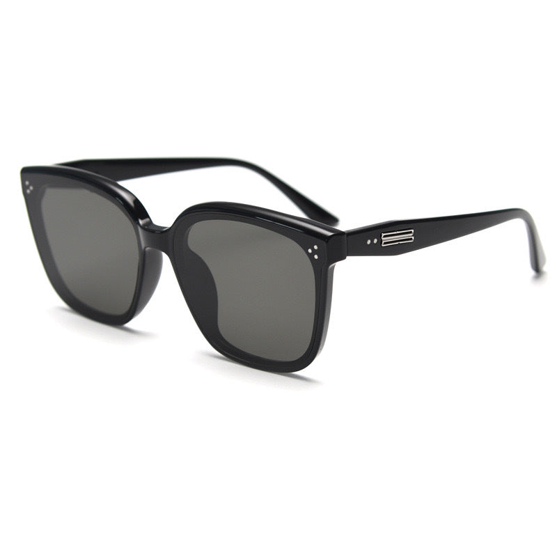 Women's fashionable oversized sunglasses in retro style Stornfield