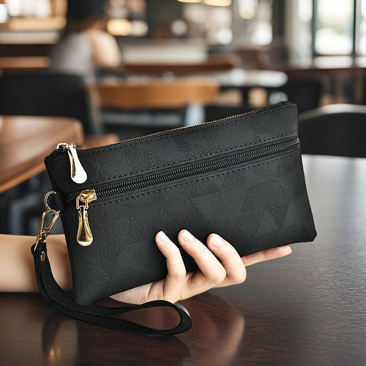 Elegant Clutch With Practical Zipper Stornfield