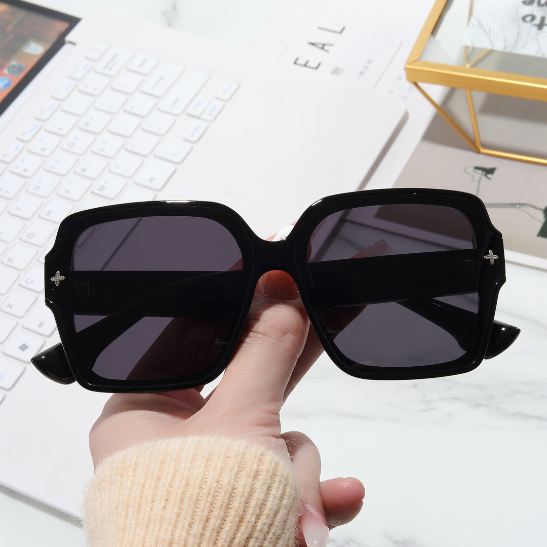 Ladies square oversized sunglasses with modern design Stornfield