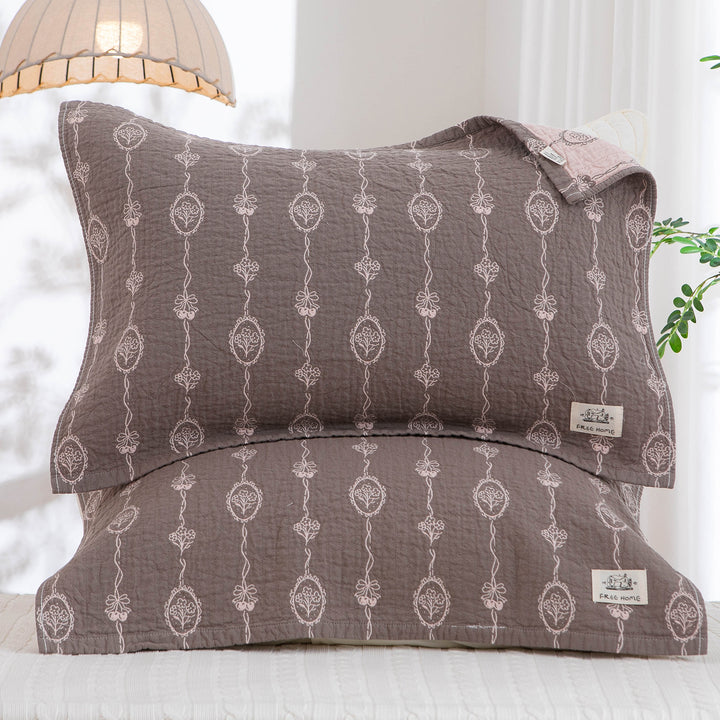 Women's pillowcase with modern checkered pattern Stornfield