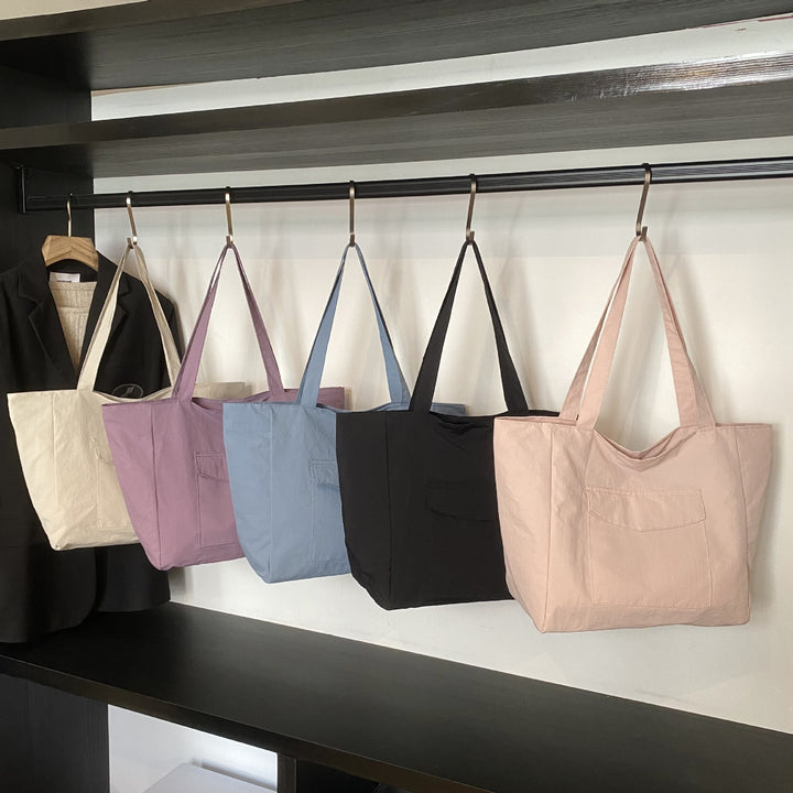 Spacious shopping bag with practical front pocket Stornfield