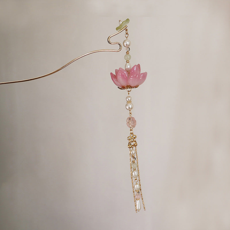 Elegant Floral Hair Accessory Stornfield
