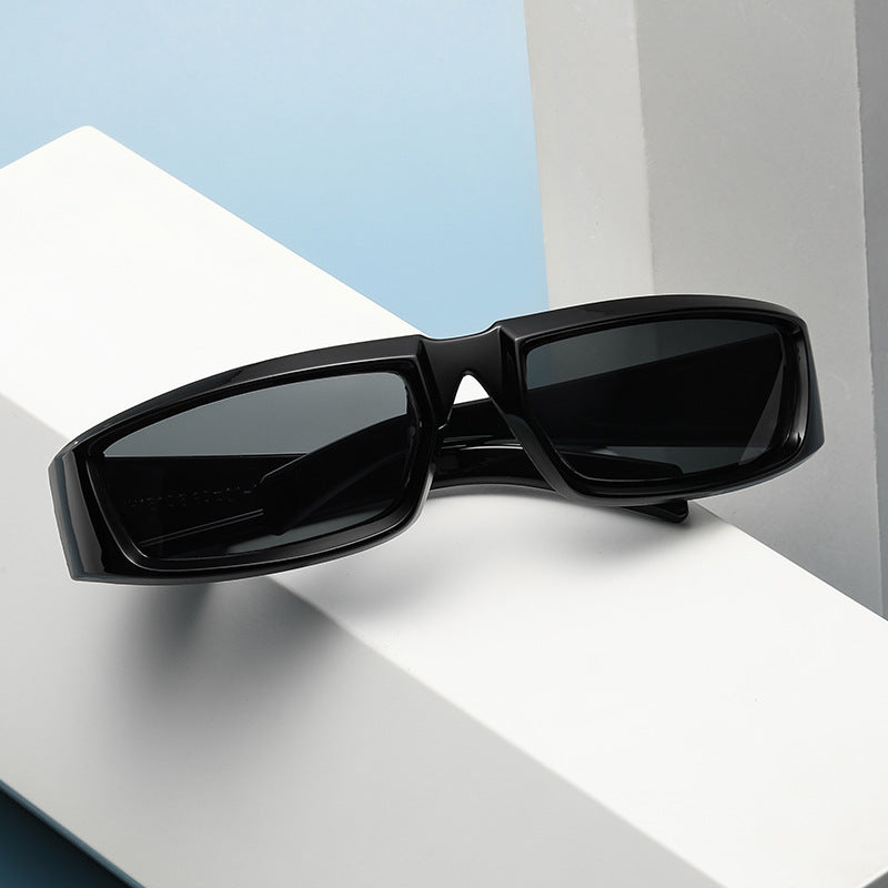 Women's sporty sunglasses with robust and ergonomic design Stornfield