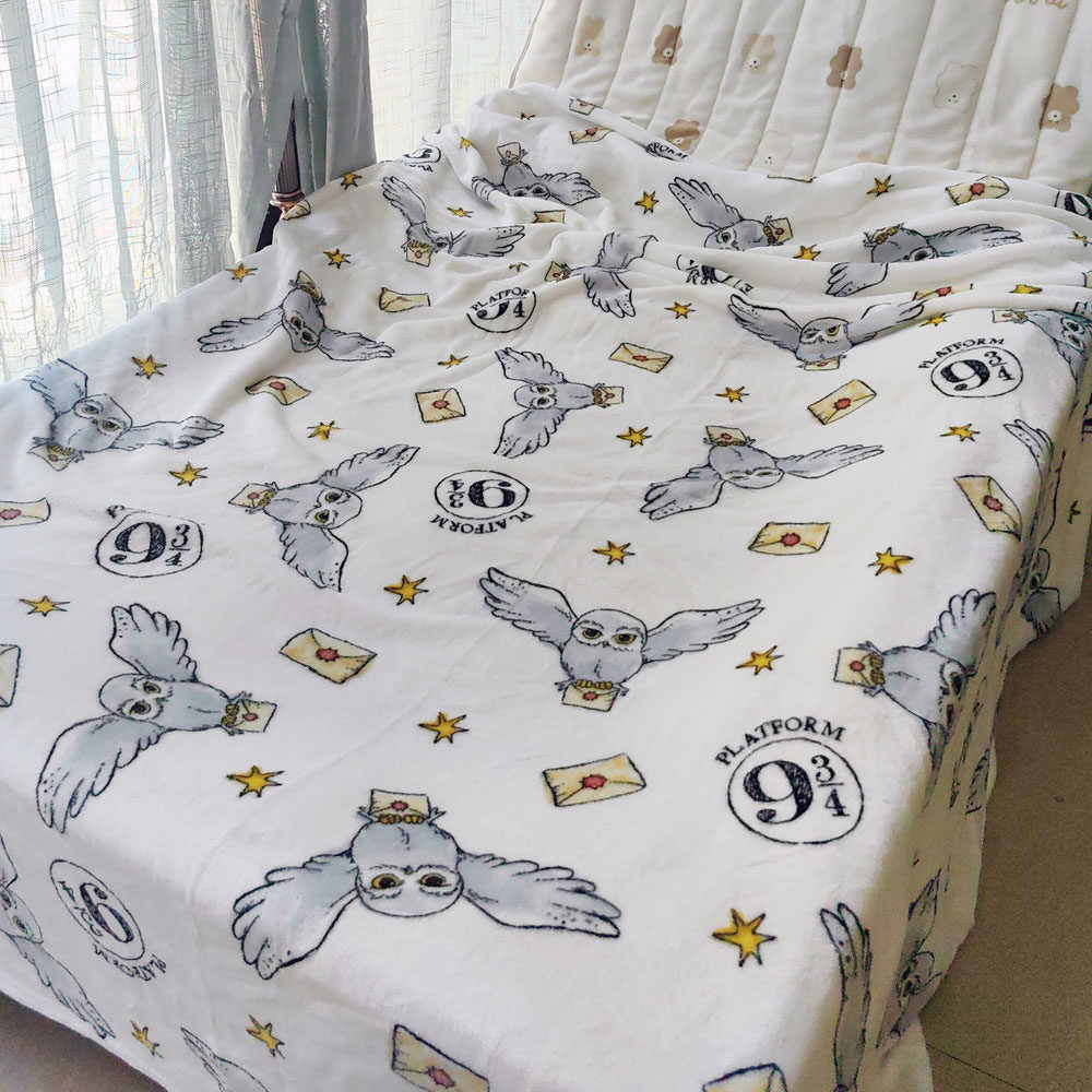 Cozy Owl-Themed Fleece Blanket