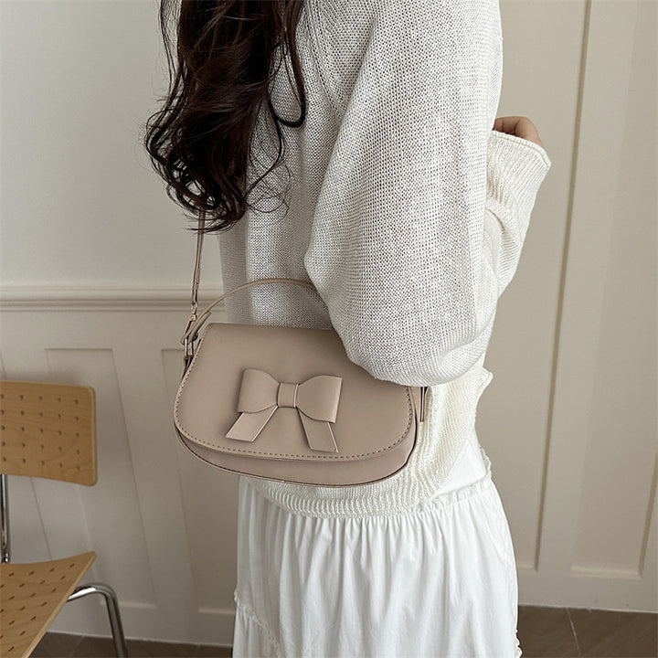 Elegant Bow-Detail Crossbody Bag