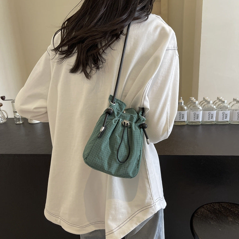 Practical shoulder bag with adjustable carrying system Stornfield