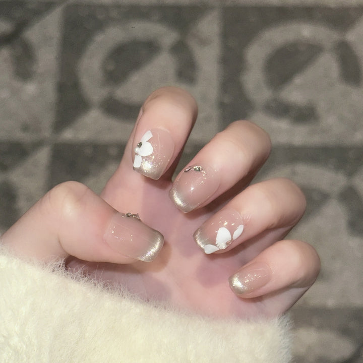 Decorative Press-On Nail Set with Elegant Leaf Design Stornfield