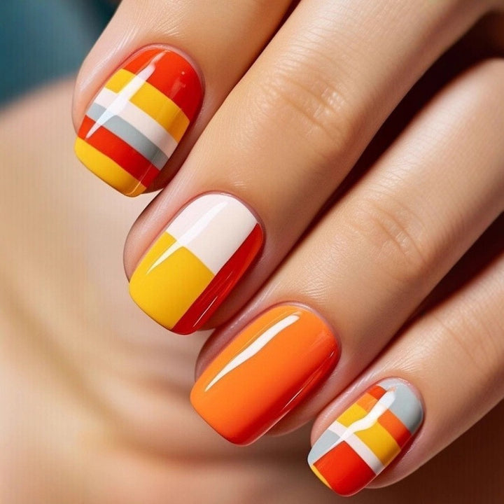 Elegant Artificial Nails with French Manicure and Glitter Effects Stornfield