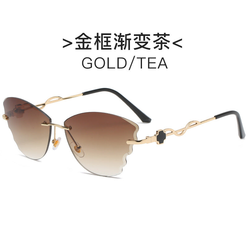 Women's extravagant Cat-Eye sunglasses with golden accents Stornfield