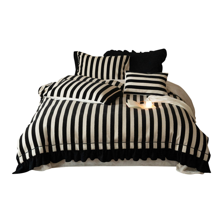 Striped bedding set made of cotton-linen with ruffles and pillow