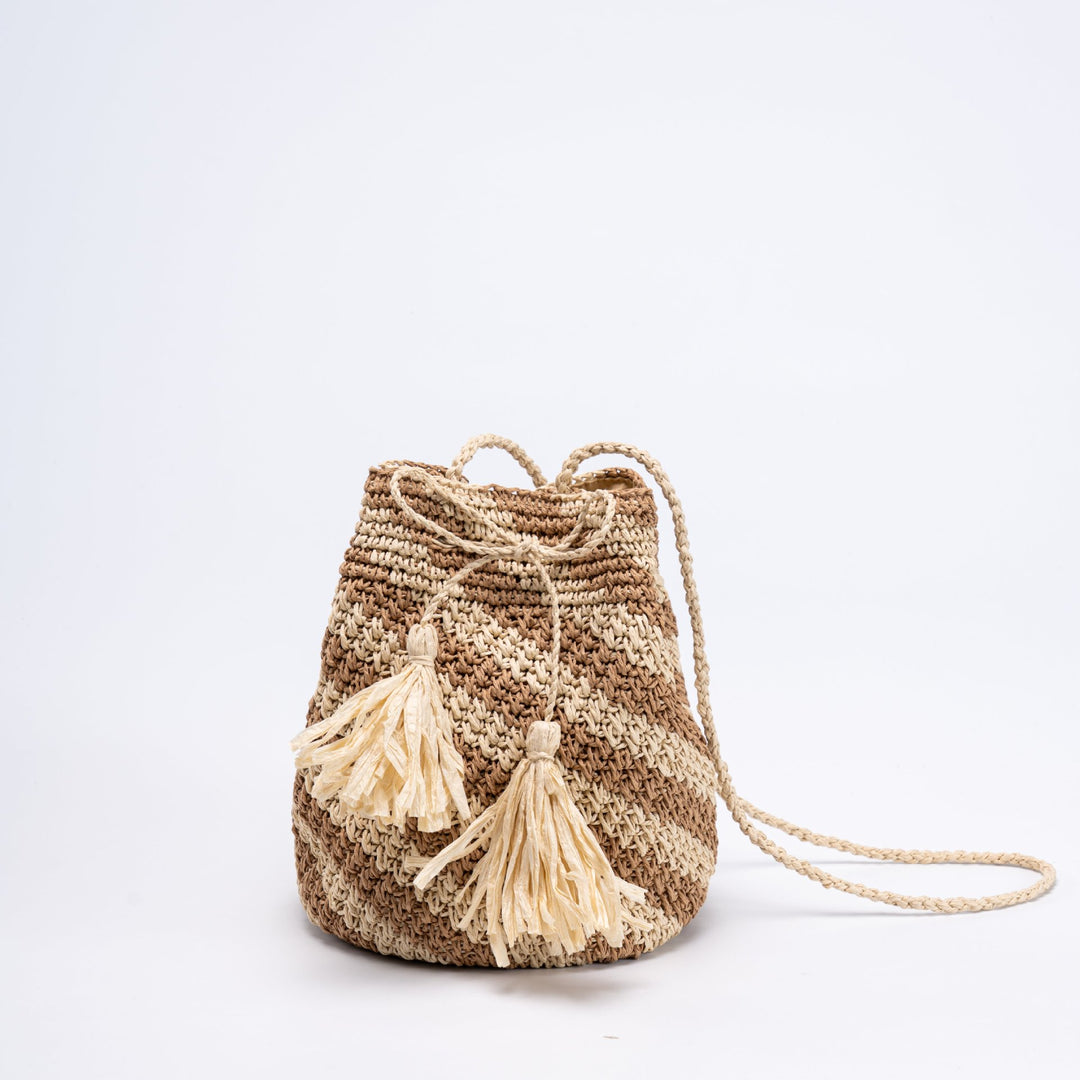 Hand-knotted shoulder bag with fringes Stornfield