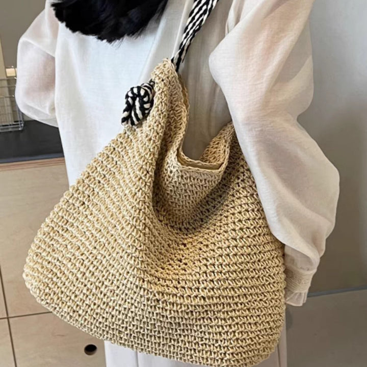 Straw Shopper Bag with Modern Design Stornfield