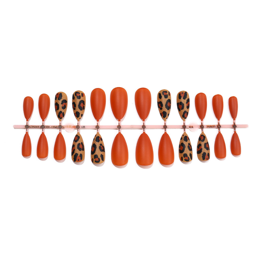 Chic Artistic Press-On Nail Set Stornfield
