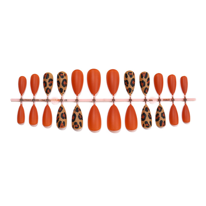 Chic Artistic Press-On Nail Set Stornfield