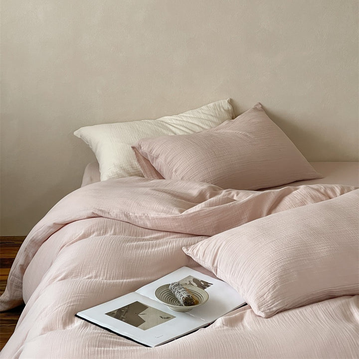 Bed linen set made of enzyme-washed cotton with a light texture