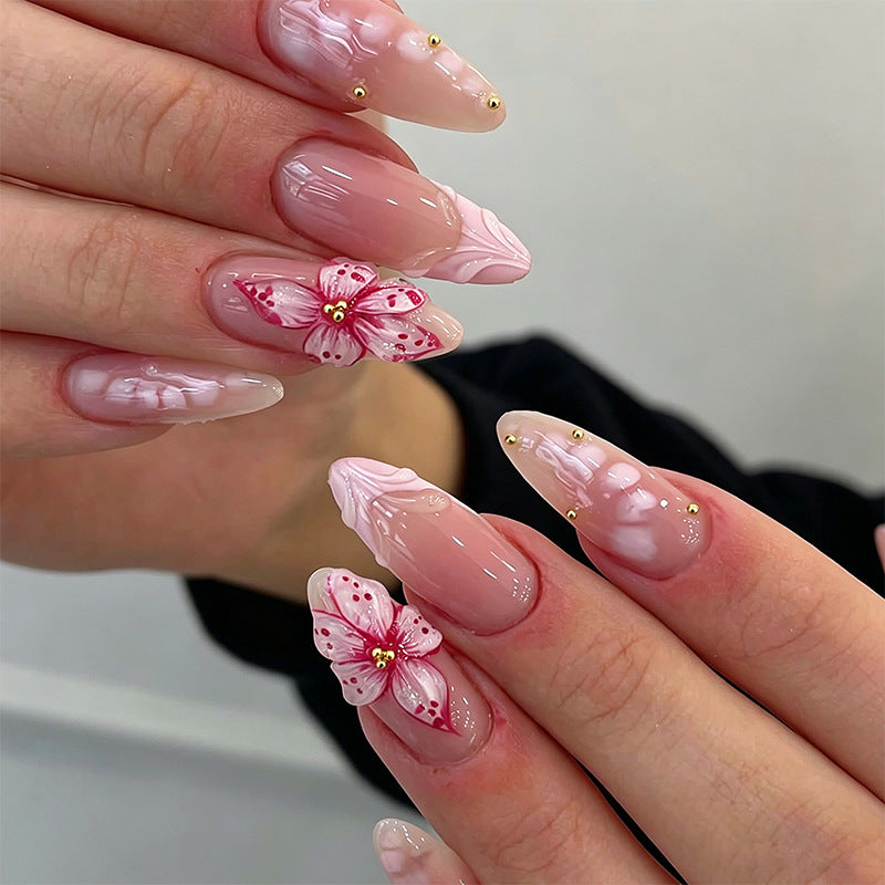 Artful nail set with floral accents Stornfield