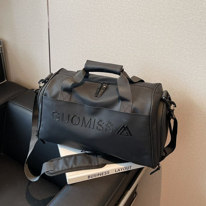 Sporty travel bag with many organizational pockets Stornfield