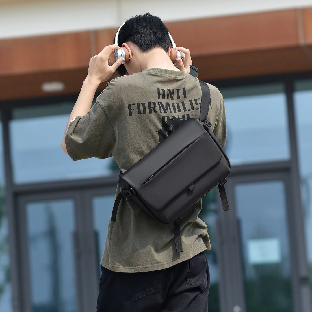 Modern Waterproof Messenger Bag Stornfield