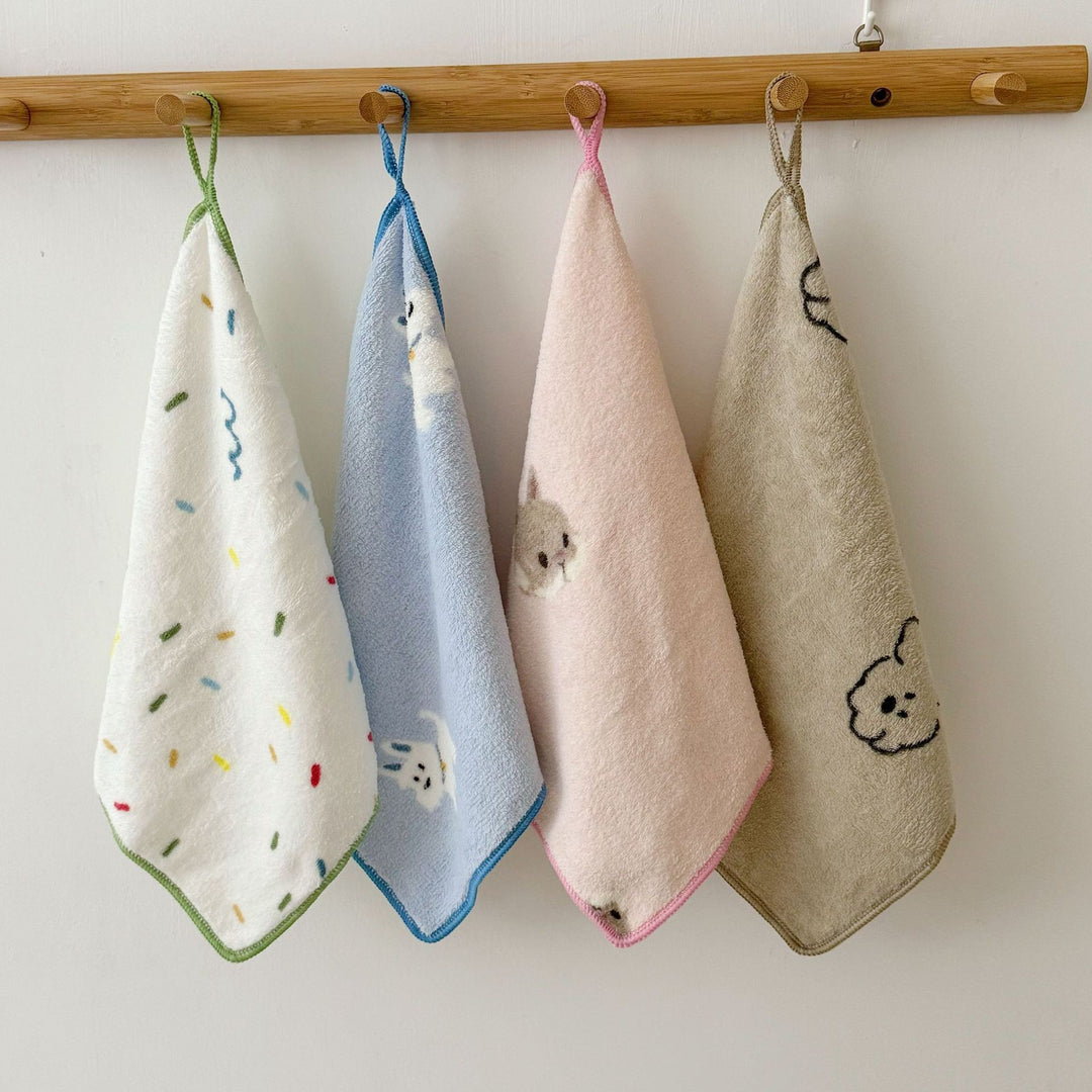 Cuddle blanket for baby and toddler with cute dog motif and soft microfleece