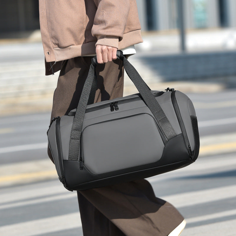 Sports and leisure bag with multiple storage compartments Stornfield