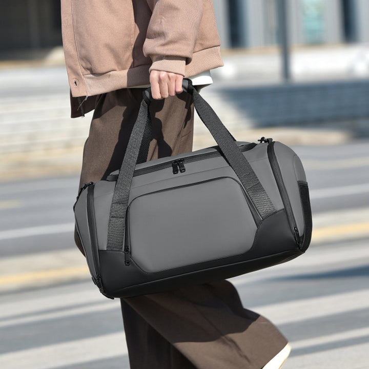 Sports and leisure bag with multiple storage compartments Stornfield