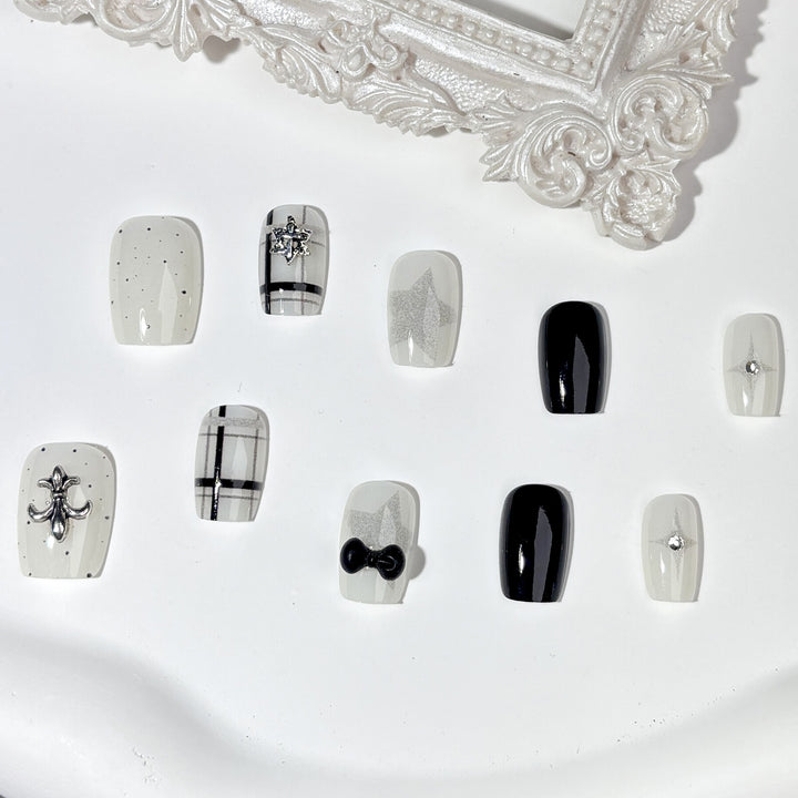 Chic Decorative Press-On Nail Set