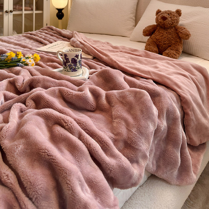 Luxurious extra soft microfiber throw blanket with high pile plush and thermal lining
