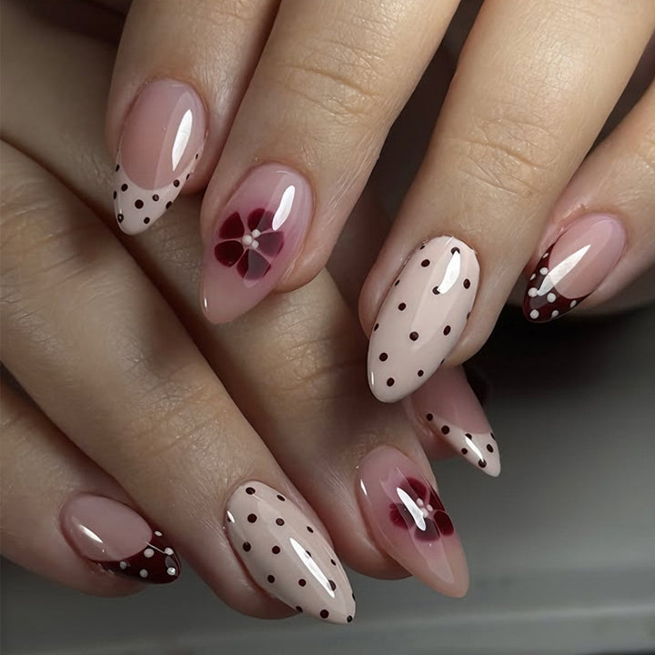 Artificial nail set with elegant flower and dot pattern design Stornfield
